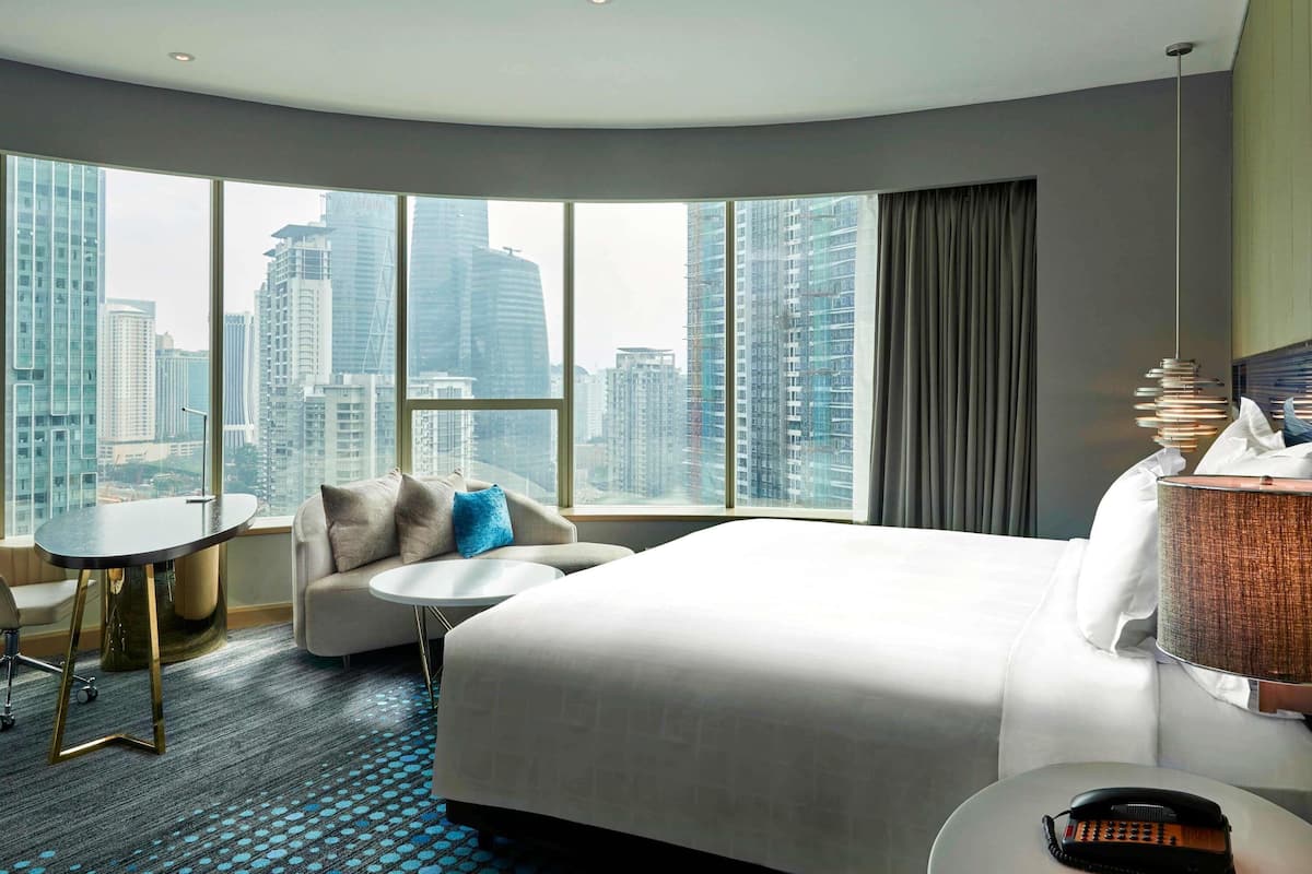 Suite Club, 1 trÚs grand lit, accÚs au salon club | 1 chambre, literie hypoallergénique, minibar