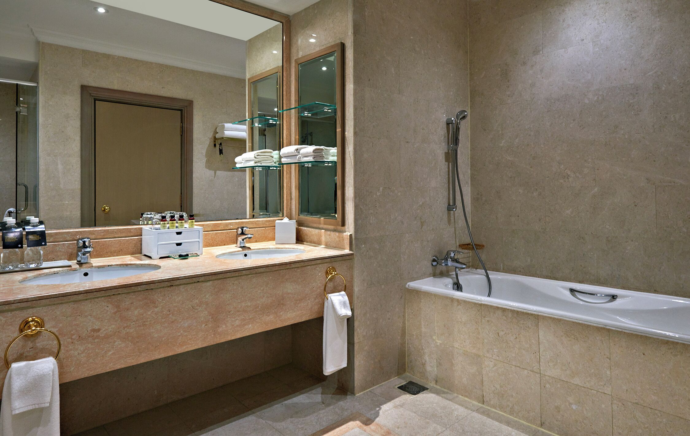 regency suite, 1 king bed, club lounge access | bathroom | separate bathtub and shower, eco-friendly toiletries, hair dryer