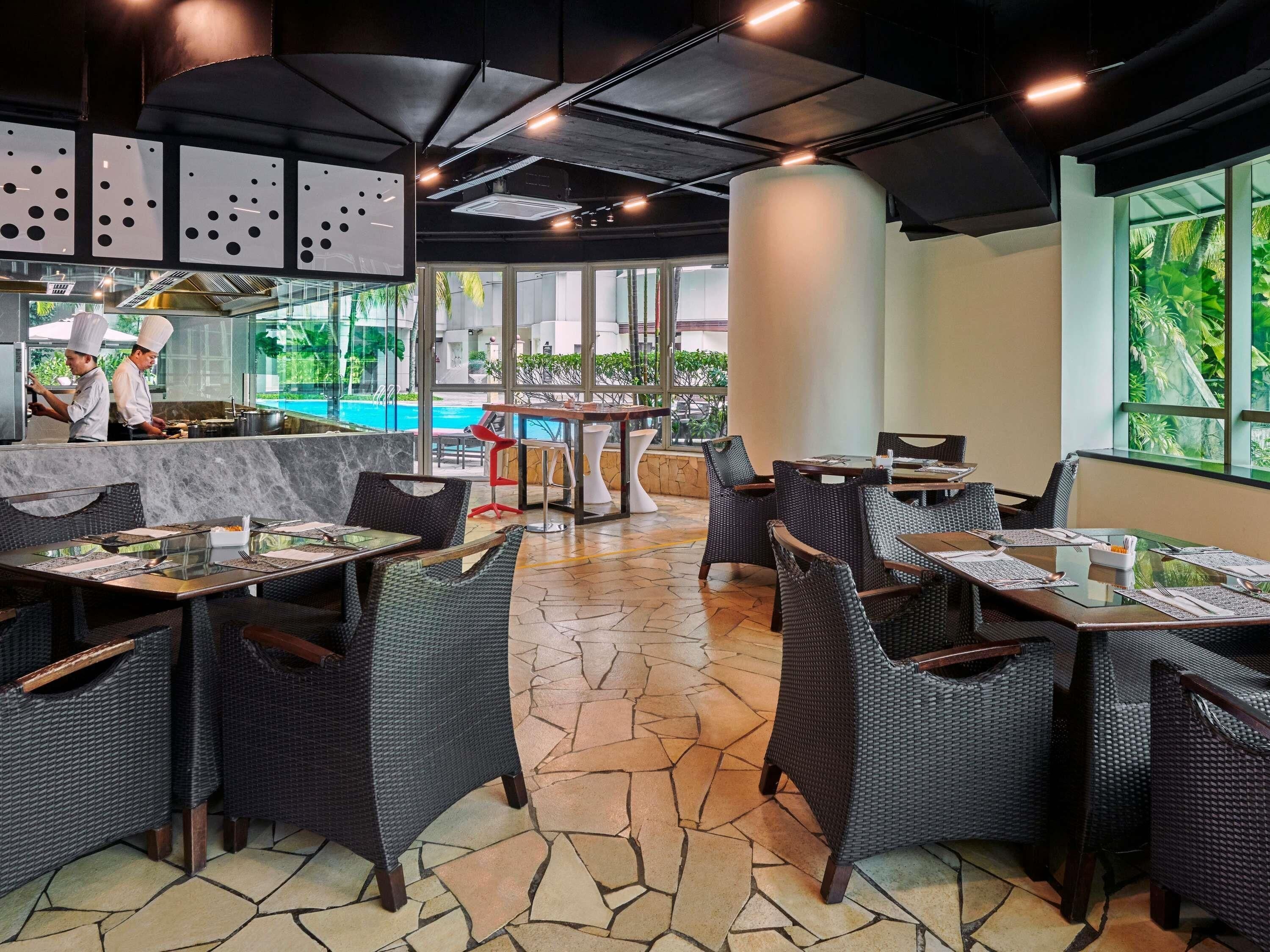 4 restaurants, breakfast, lunch, dinner served; international cuisine 