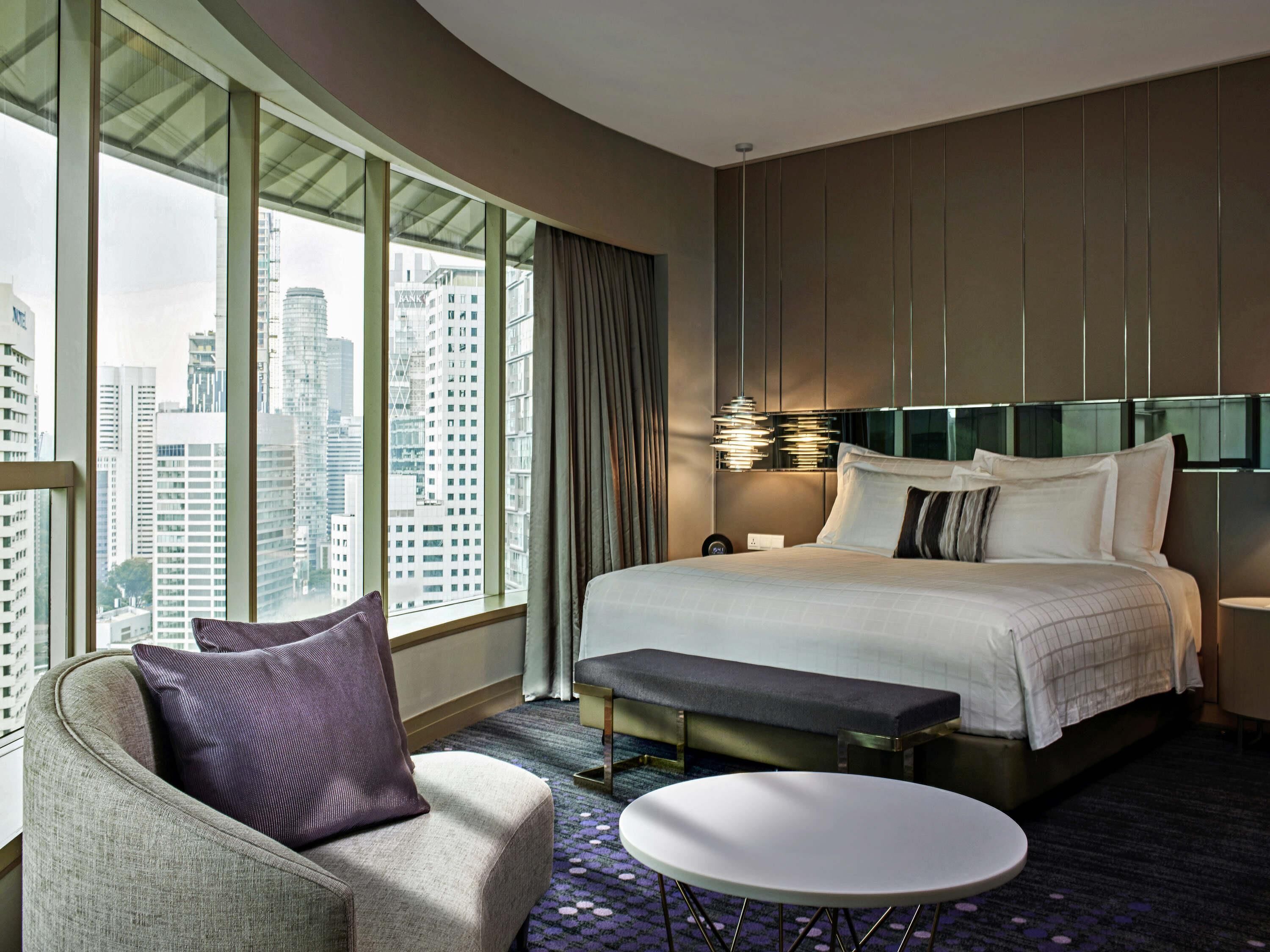 Executive-Suite, 1 King-Bett, Zutritt zur Club Lounge | Allergikerbettwaren, Minibar, Zimmersafe, Schreibtisch