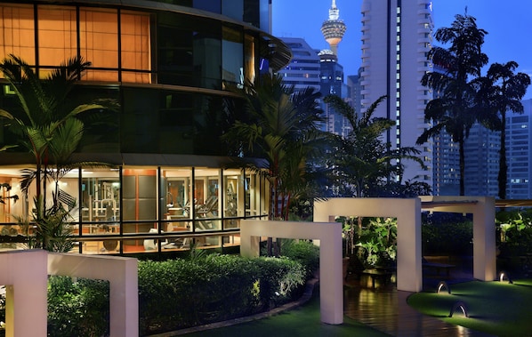 Terrace/patio - Pullman Kuala Lumpur City Centre Hotel & Residences (Kuala Lumpur)