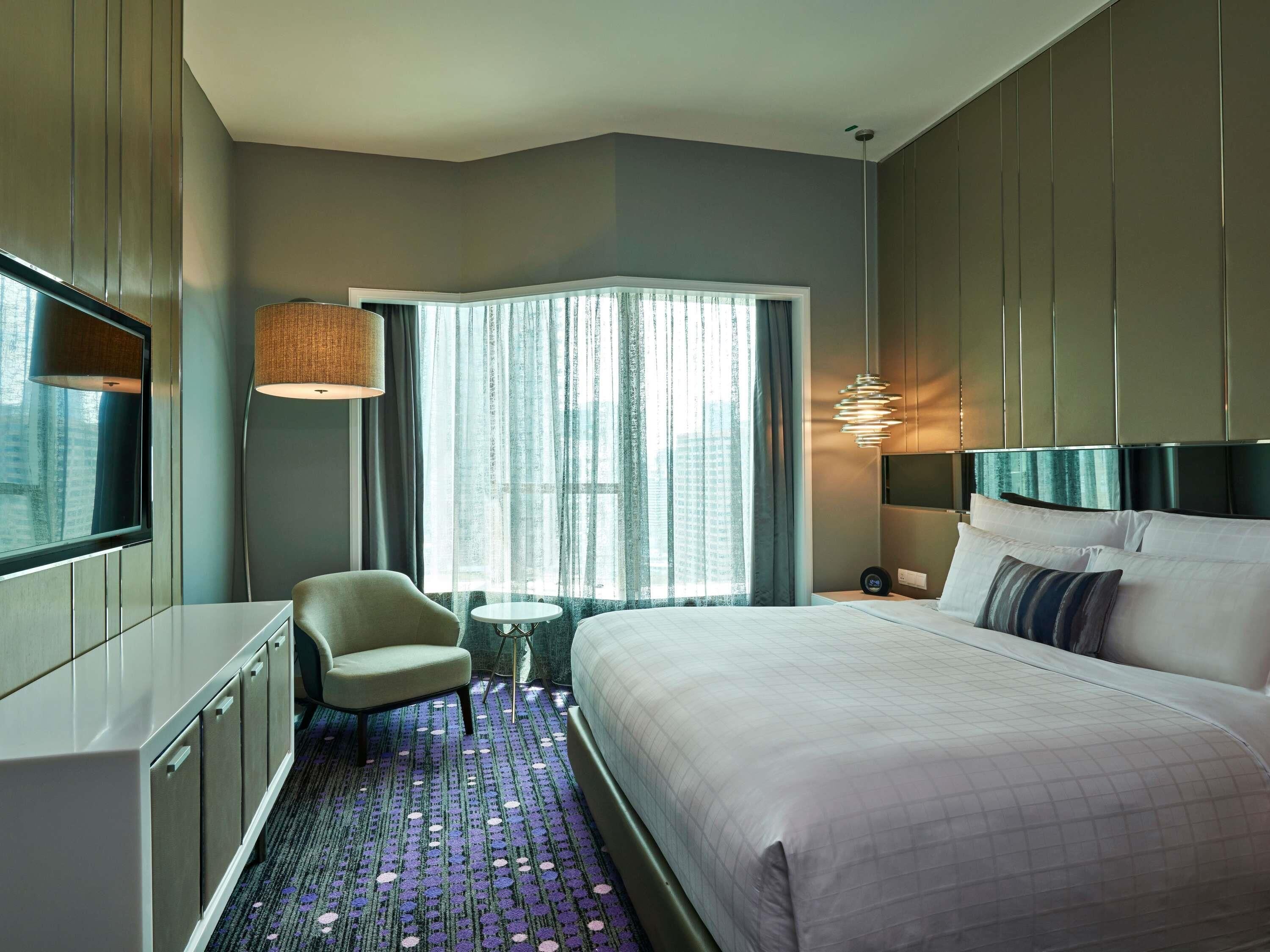 Regency Suite, 1 King Bed, Club Lounge Access | Hypo-allergenic bedding, minibar, in-room safe, desk