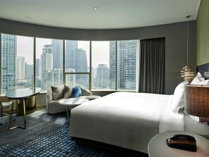 Suite Club, 1 cama King size, con acceso al salón lounge del club | 1 habitación, ropa de cama hipoalergénica y minibar 