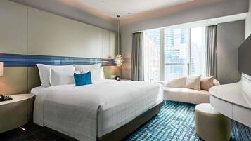 Hypo-allergenic bedding, minibar, in-room safe, desk