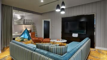 Family Apartment, 2 Bedrooms | Hypo-allergenic bedding, minibar, in-room safe, desk