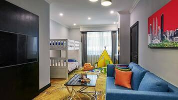 Family Apartment, 1 Bedroom (1 King bed and 1 Bunk bed)