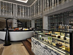 4 restaurants, spécialités Cuisine internationale