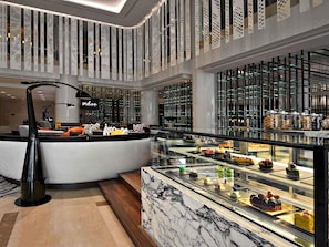 4 restaurants, breakfast, lunch, dinner served; international cuisine