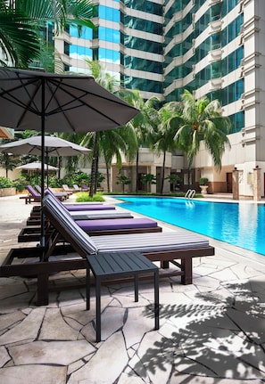 Outdoor pool, pool loungers