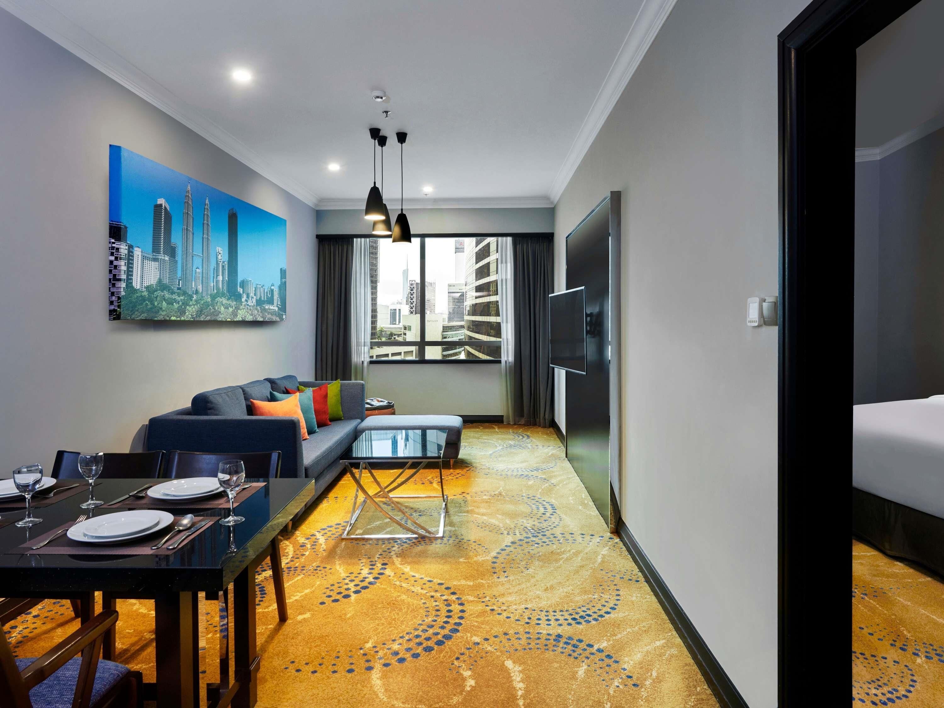 Deluxe Apartment, 1 Bedroom (1 King bed) | Hypo-allergenic bedding, minibar, in-room safe, desk