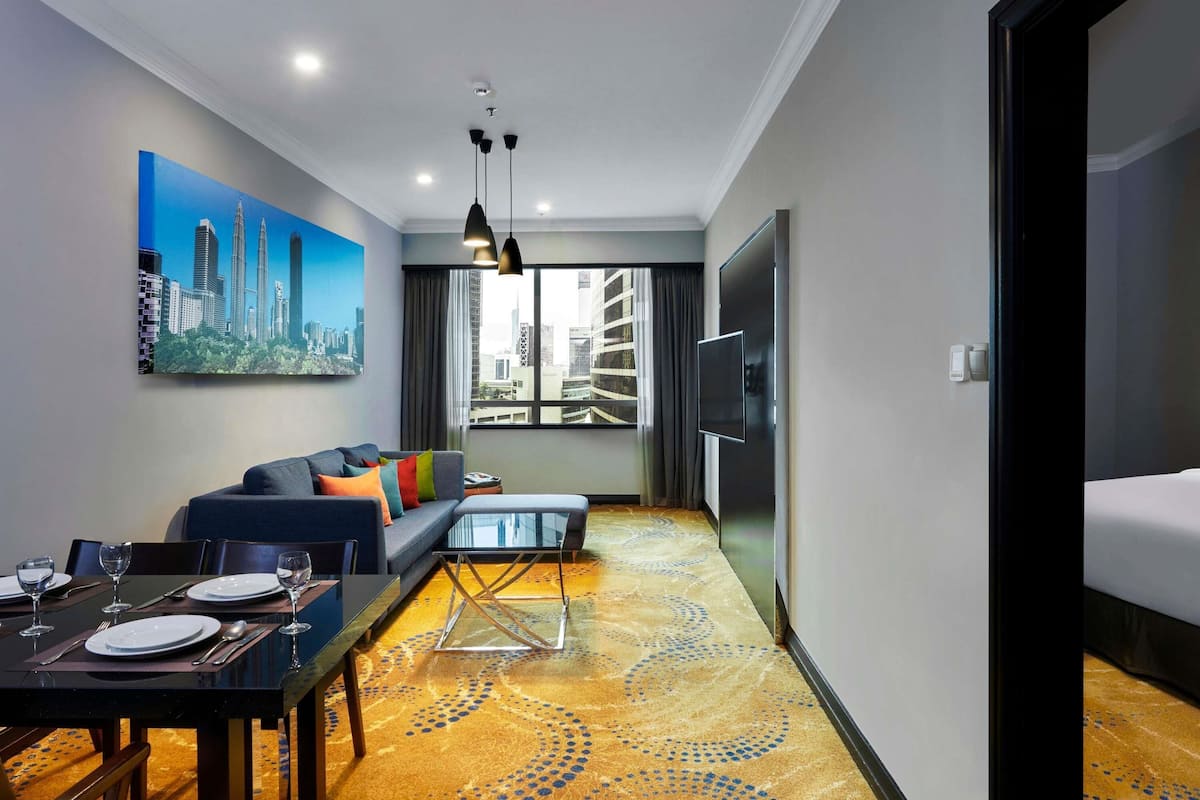 Deluxe Apartment, 1 Bedroom (1 King bed) | Hypo-allergenic bedding, minibar, in-room safe, desk