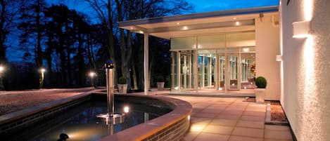 Meeting facility