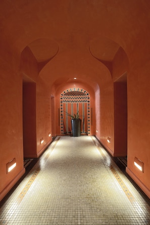 Body treatments, body scrubs, facials, 2 treatment rooms