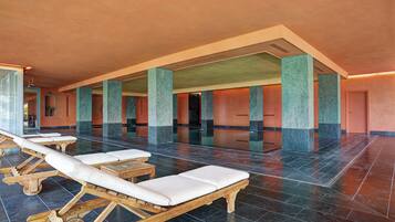 Indoor pool, pool loungers