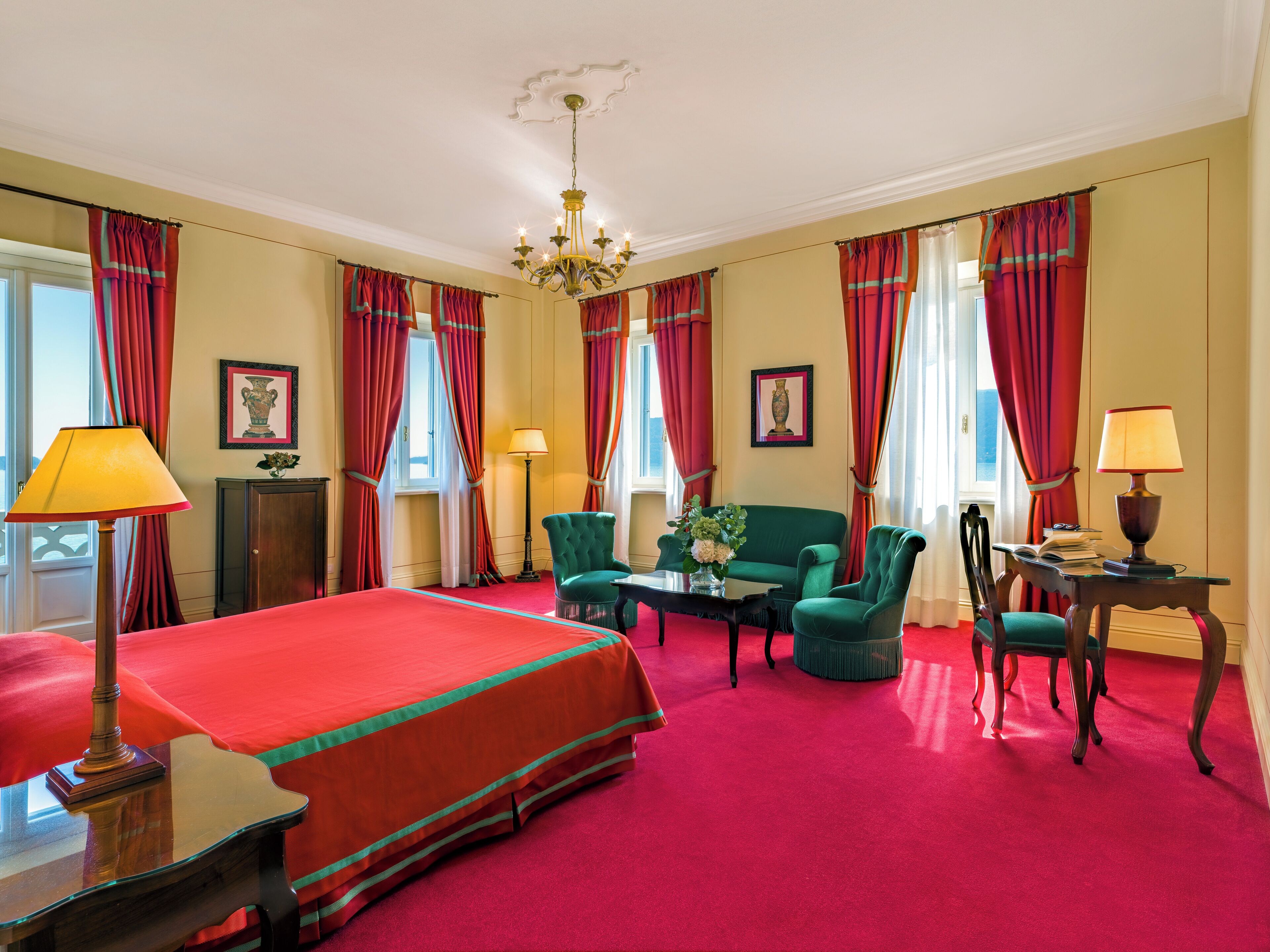 Minibar, in-room safe, individually furnished, blackout curtains