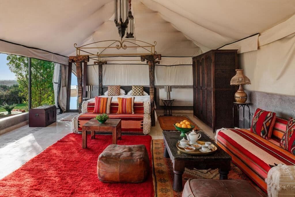 高級寝具、セーフティボックス (室内)、客室ごとに異なる装飾、客室ごとに異なるインテリア