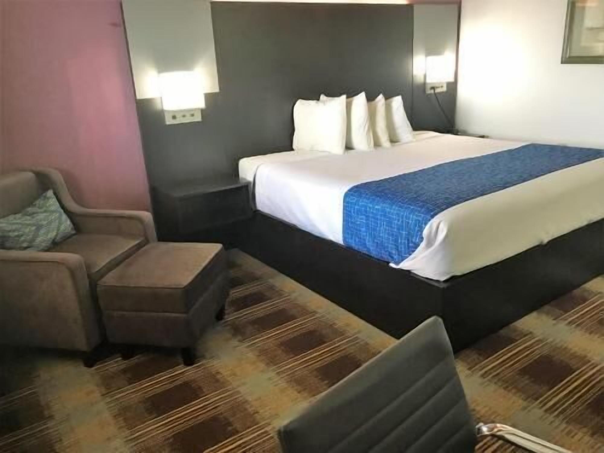 1 bedroom, pillowtop beds, desk, iron/ironing board