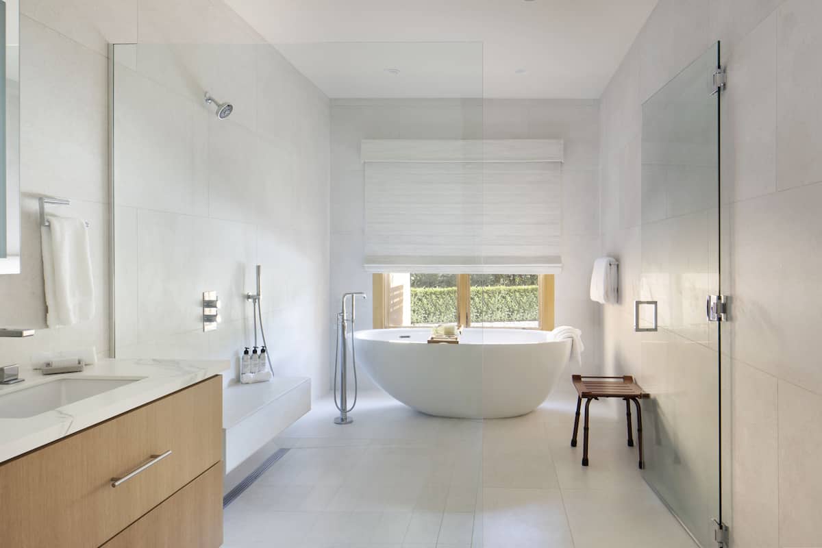 Bungalow, Accessible | Bathroom | Separate bathtub and shower, deep-soaking bathtub, free toiletries