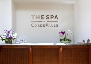 Sauna, tina de hidromasaje, baño de vapor y aromaterapia