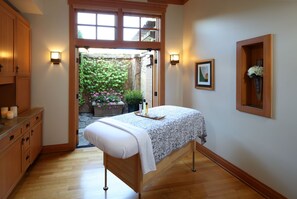 Sauna, hot tub, steam room, aromatherapy, body scrubs, facials