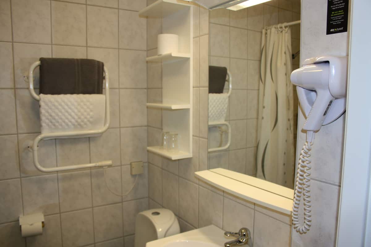 triple room | bathroom | hair dryer, towels