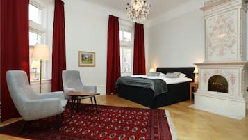 Skrivebord, blendingsgardiner, wi-fi (inkludert) og sengetøy