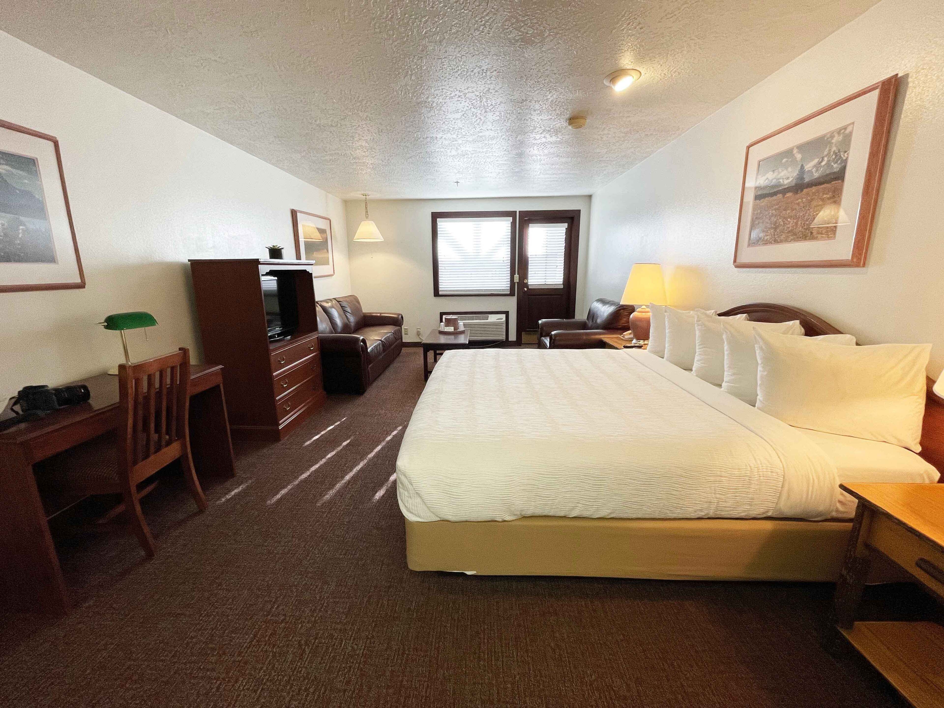 superior, one king bed | laptop workspace, iron/ironing board, travel cot, free wifi