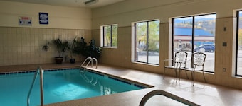 Luxury Inn And Suites