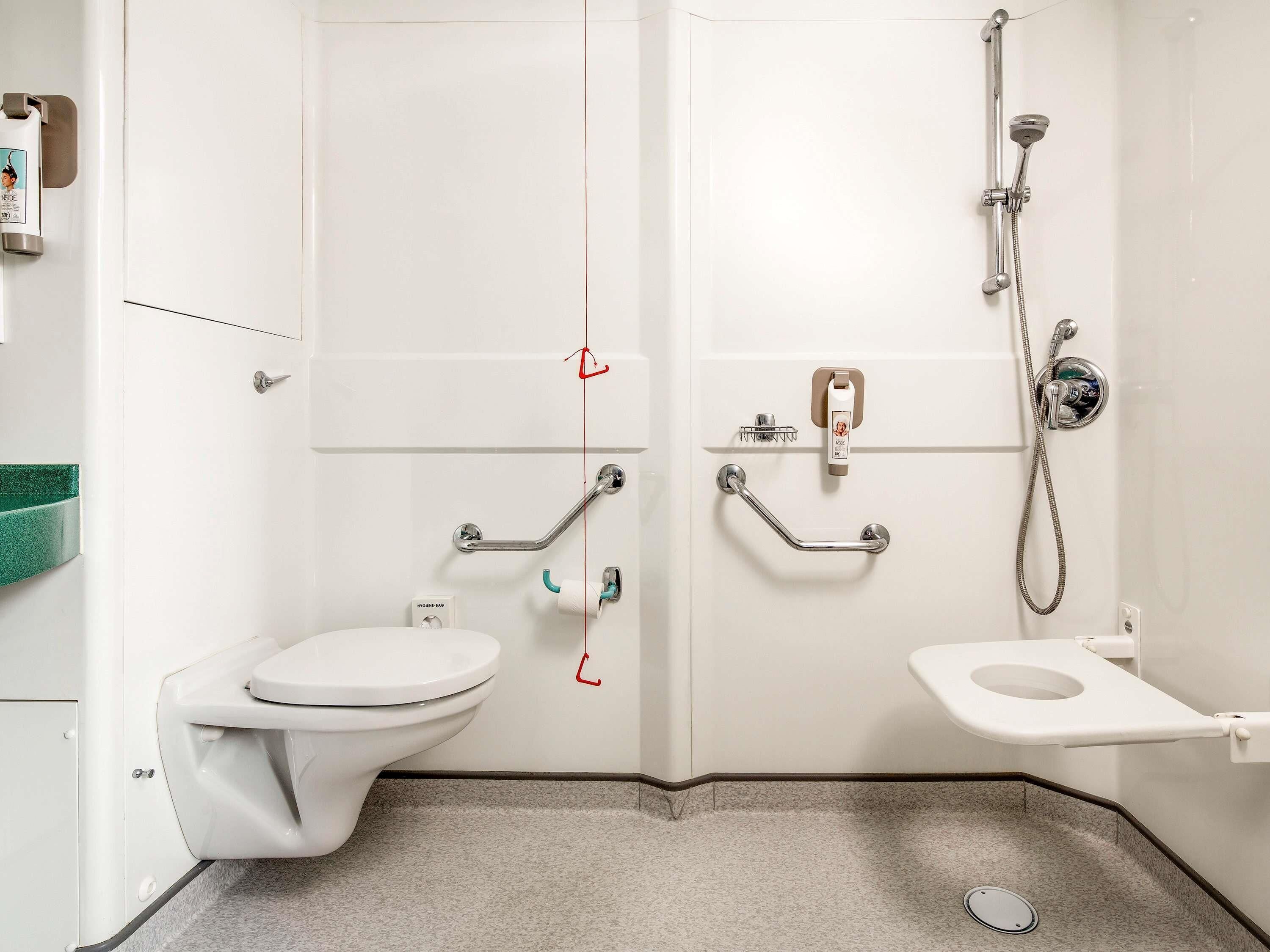 Room, 2 Twin Beds, Accessible | Desk, rollaway beds (surcharge), WiFi (free), alarm clocks
