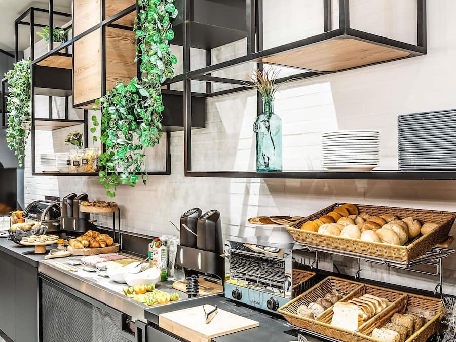 Daily buffet breakfast (EUR 9.50 per person)