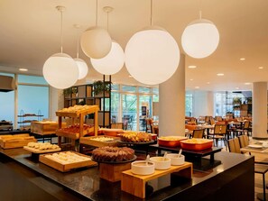 Daily buffet breakfast for a fee