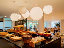 Desayuno buffet todos los días (con cargo)