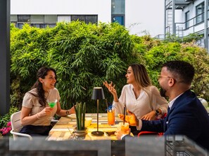 酒吧（店内）