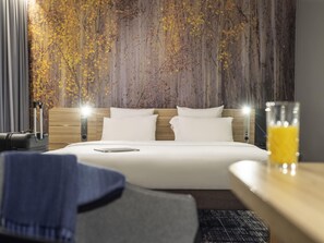Standard Suite, 1 King Bed with Sofa bed (Junior) | Premium bedding, in-room safe, desk, soundproofing - Novotel Suites Wien City Donau (Vienna)