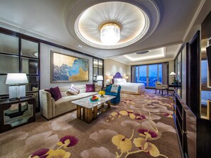 Premium bedding, down duvets, minibar, in-room safe - Chateau Star River Guangzhou (Guangzhou)