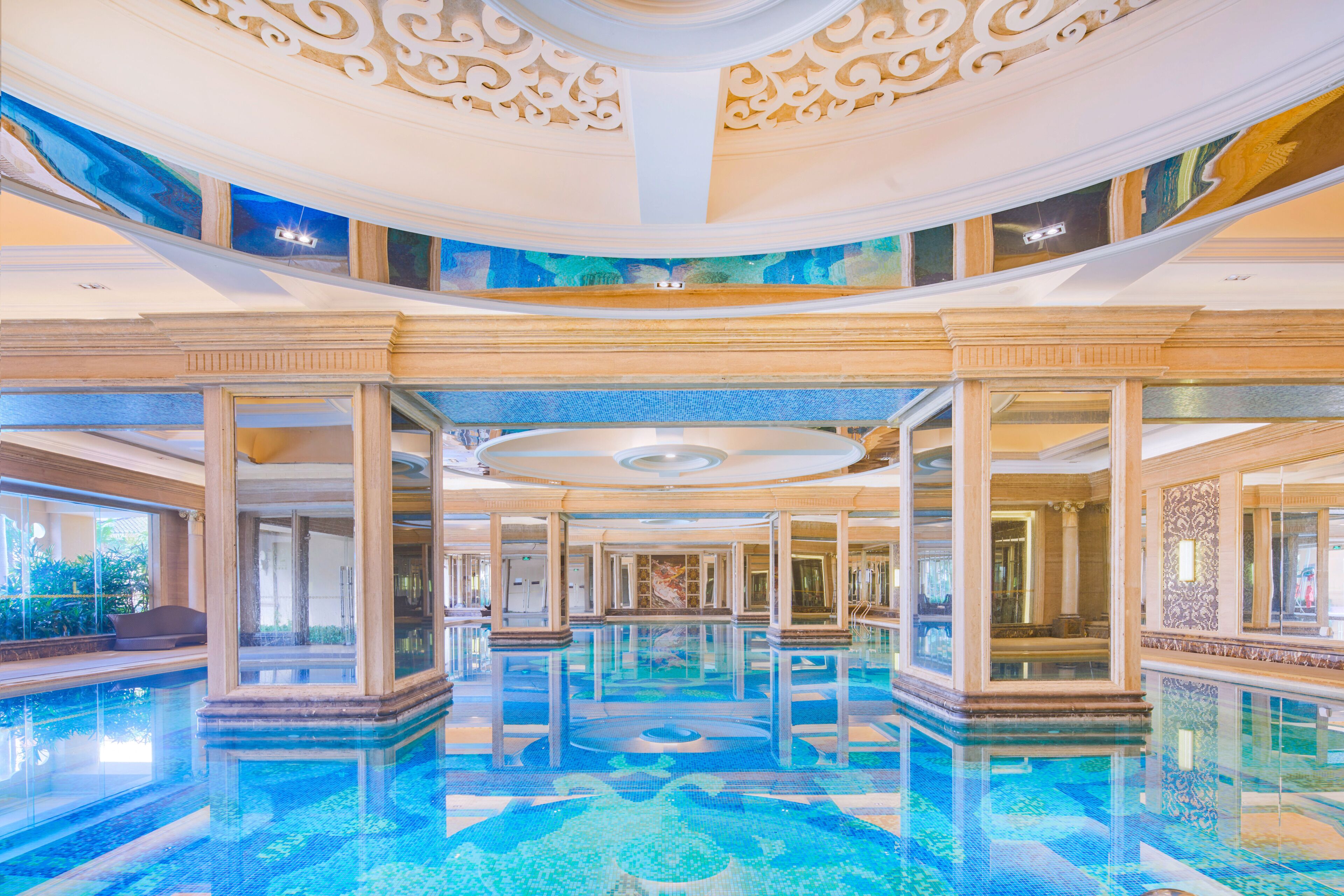 Indoor pool, seasonal outdoor pool, sun loungers