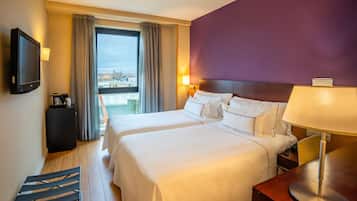 Standard Twin Room, City View | Hypo-allergenic bedding, minibar, in-room safe, individually furnished