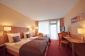 Comfort Double Room (Plus) | In-room safe, desk, iron/ironing board, free WiFi