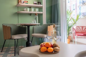 Studio Exécutif 22m² avec Balcon | In-room safe, soundproofing, iron/ironing board, free WiFi