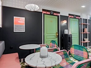 매일 유럽식 아침 식사(1인당 EUR 10)