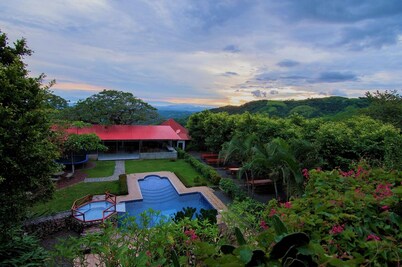 普塔雷纳斯海湾冒险公园酒店