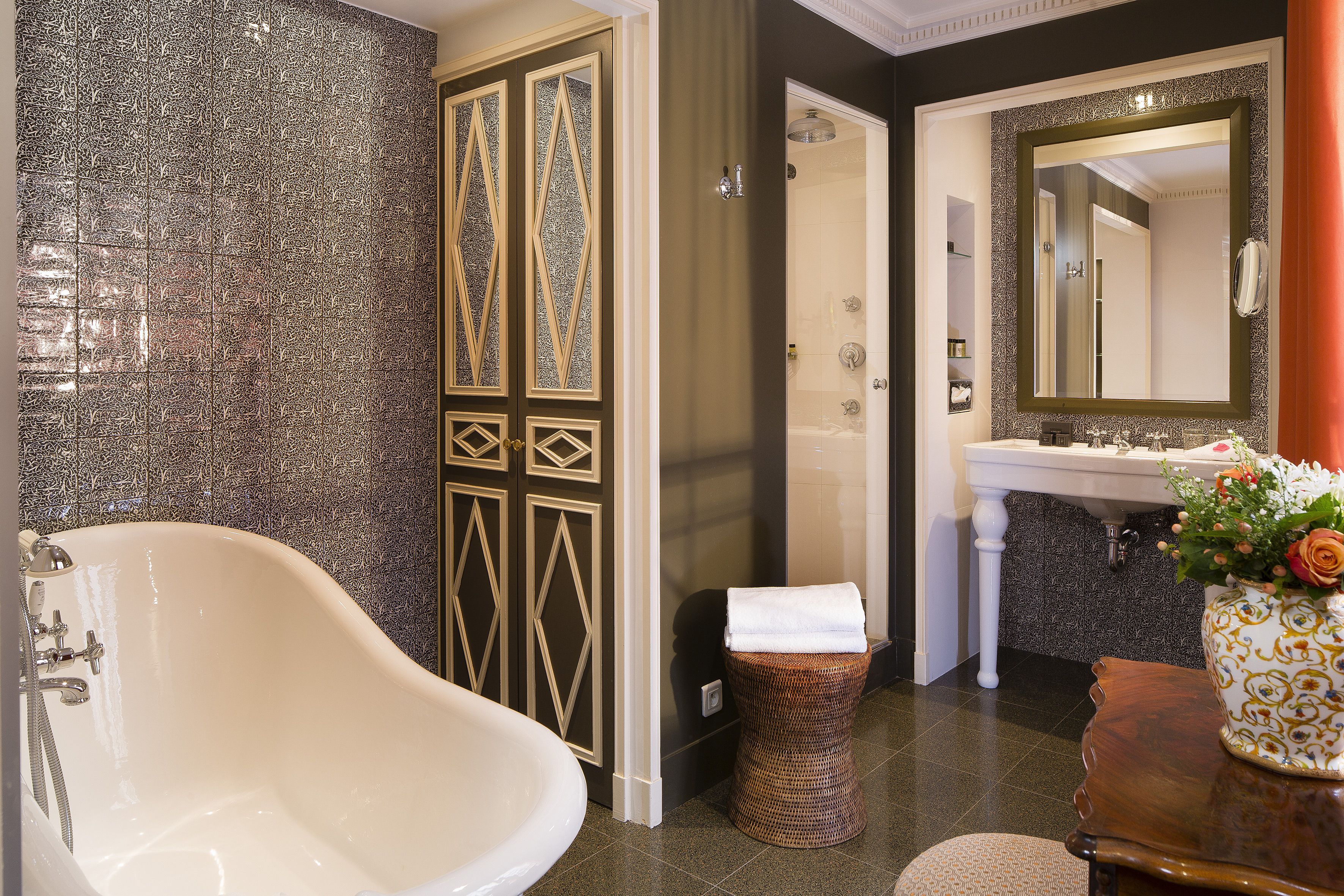 deluxe double room, terrace | bathroom shower