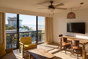 Hypo-allergenic bedding, in-room safe, desk, laptop workspace