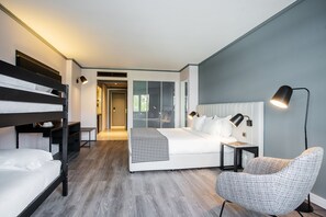 Family Room | Minibar, in-room safe, blackout drapes, soundproofing - HF Fénix Porto (Porto)