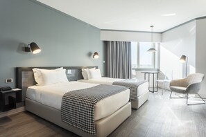 Economy Double or Twin Room | Minibar, in-room safe, free WiFi, bed sheets - HF Fénix Porto (Porto)