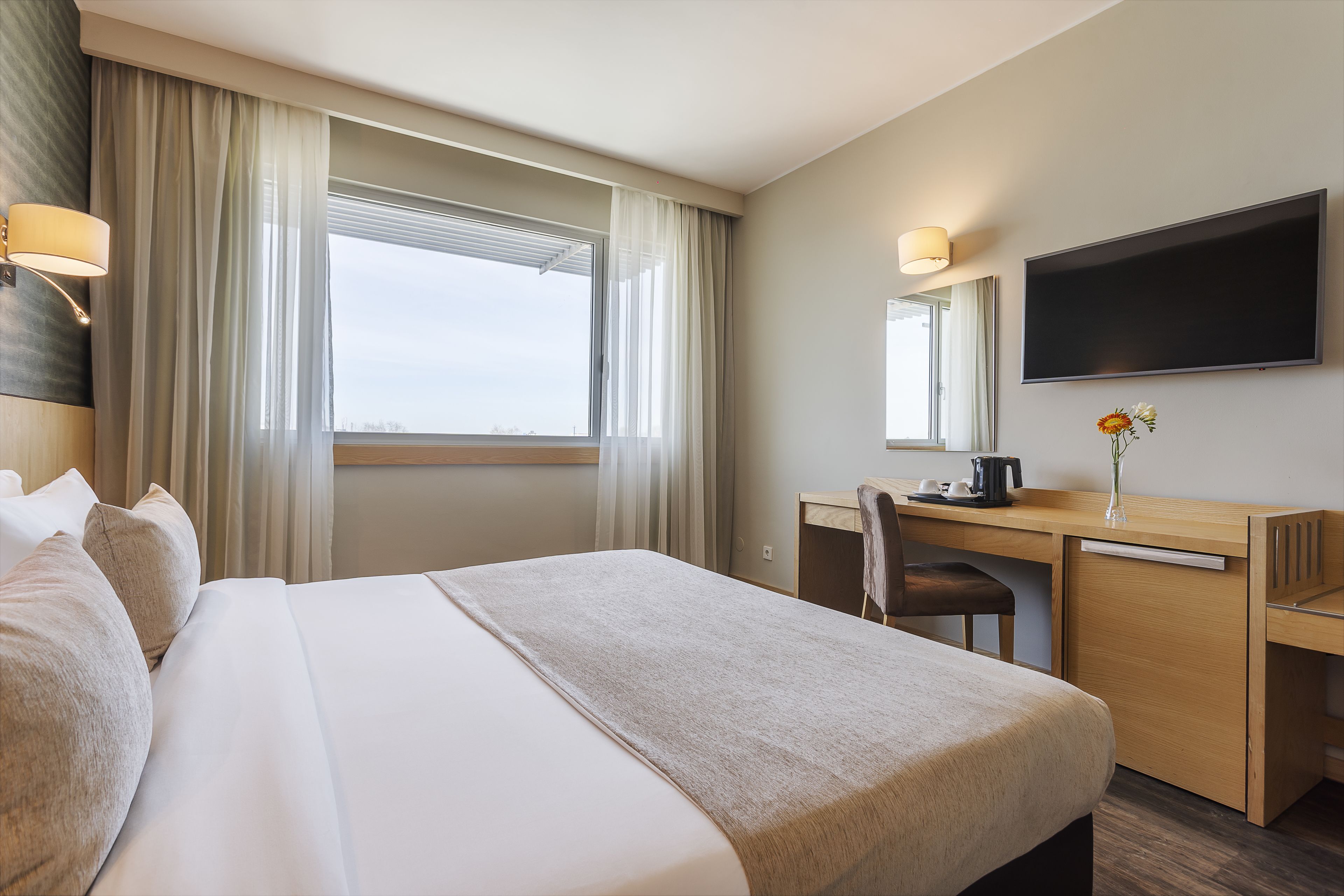 minibar, in-room safe, desk, blackout curtains