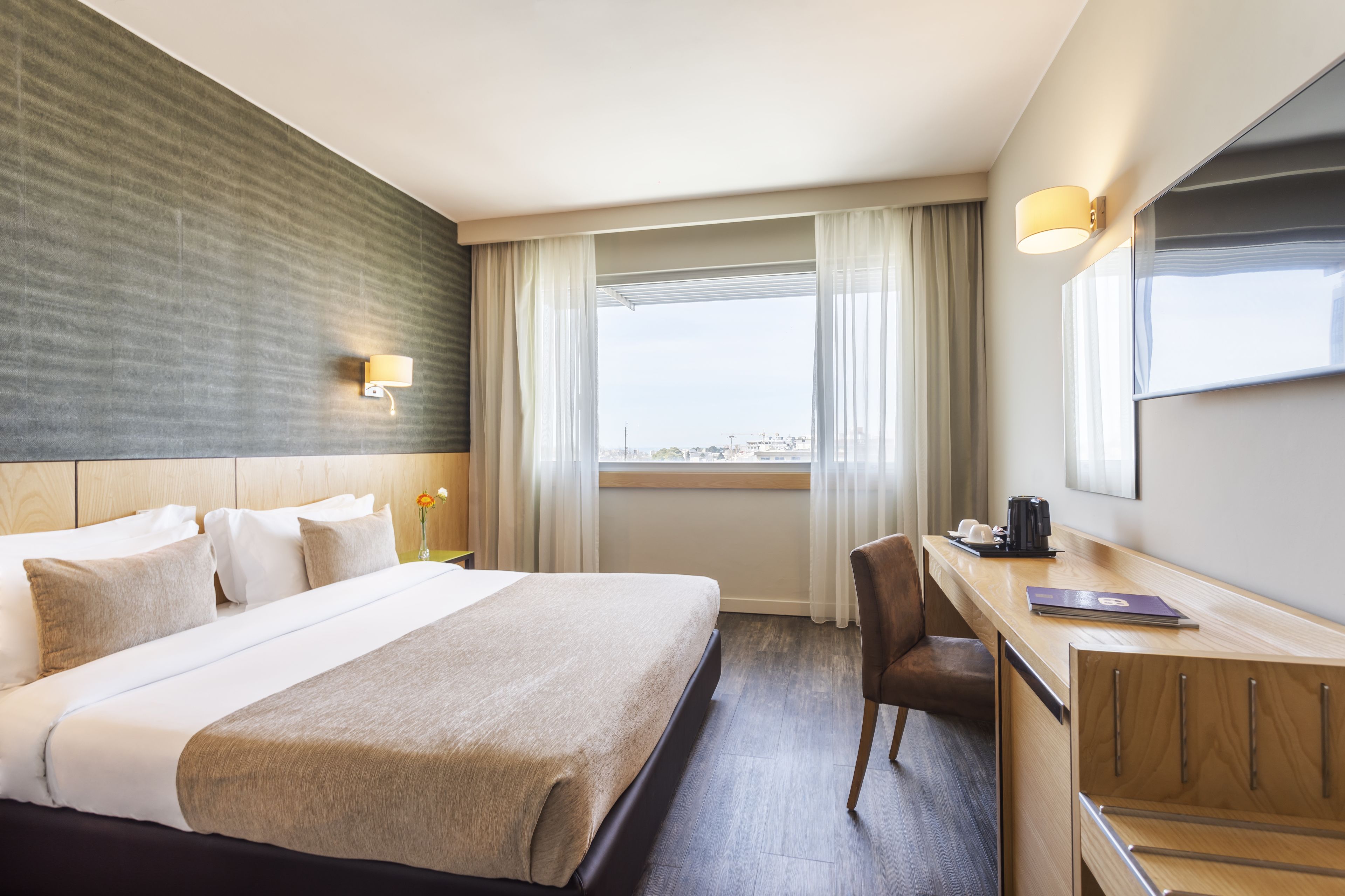 standard double room | minibar, in-room safe, desk, blackout curtains