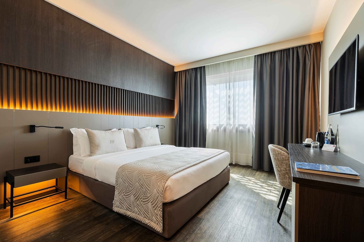 Minibar, in-room safe, desk, blackout drapes