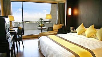 Premium bedding, minibar, in-room safe, desk