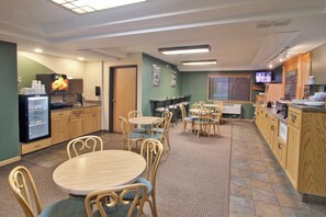 Free daily buffet breakfast 